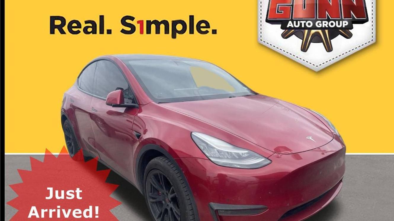 TESLA MODEL Y 2020 5YJYGDEF7LF039077 image